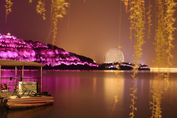 雁棲湖夜景欣賞