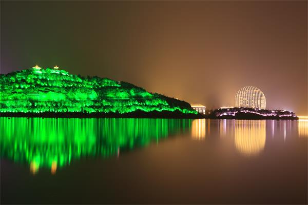 雁棲湖夜景欣賞