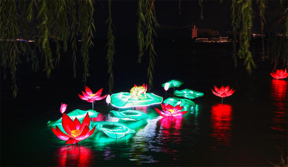 %e8%8d%b7%e5%a1%98%e6%9c%88%e8%89%b2